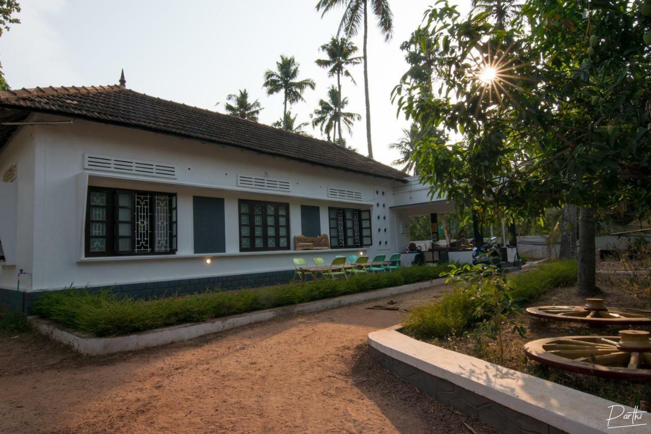 Piggy Hostel Varkala Buitenkant foto